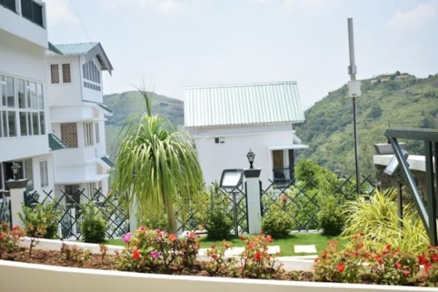 Palette Hill View Resort-1